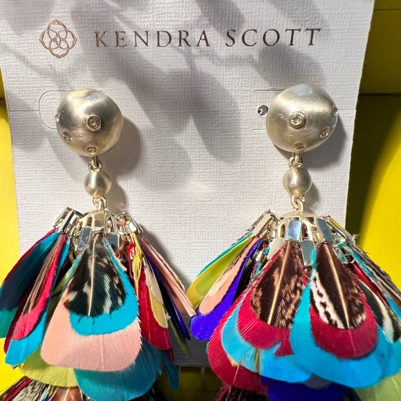 NWT Kendra Scott Lenni Feather Statement Earrings EXTREMELY RARE So Perfect! - Picture 5 of 10